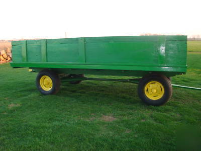 Rare john deere vintage hay wagon collectible -jd caps 