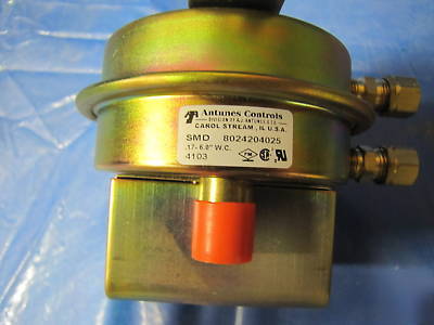 Antunes SMD8024204025 pressure switch w/2 comp fittings