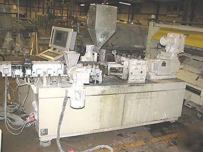 Extruder 30MM twin screw 39:1 co rotational 2003 PSM30A