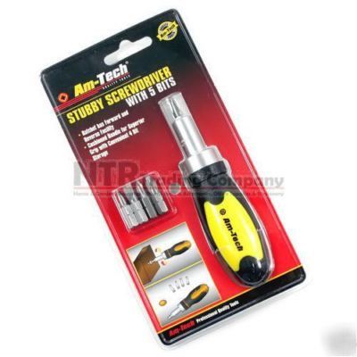 Stubby short ratchet screwdriver and bit bits set