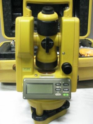 Topcon model DT209 theodolite in case