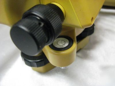 Topcon model DT209 theodolite in case