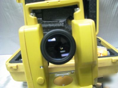 Topcon model DT209 theodolite in case