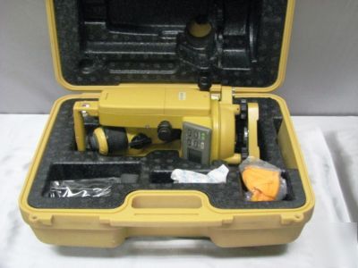 Topcon model DT209 theodolite in case