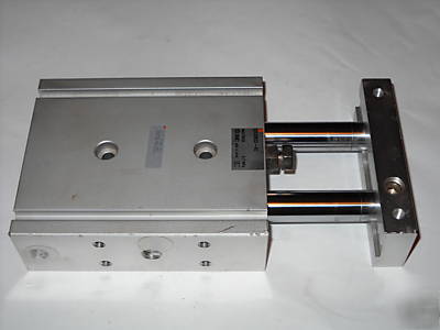 Unused smc dual rod air cylinder, slide, CXSM32-40