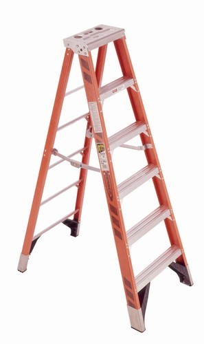 Werner 3 foot fiberglass stepladder - 375 lb rated