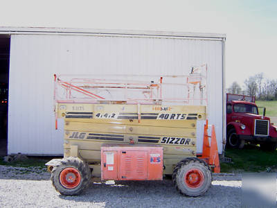 Jlg 4X4X2 scissor man lift 40' rts