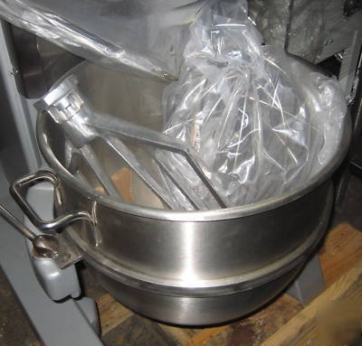 Hobart 60QT bakery mixer h-600 with bowl, paddle & whip