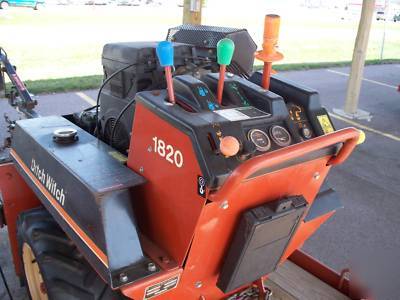 05 ditch witch 1820 trencher and 05 ditch witch trailer