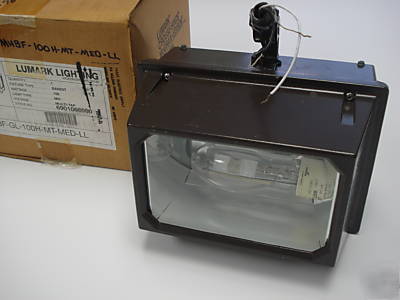 New lumark mhbf-gl-100H-mt-med-ll metal halide light- 