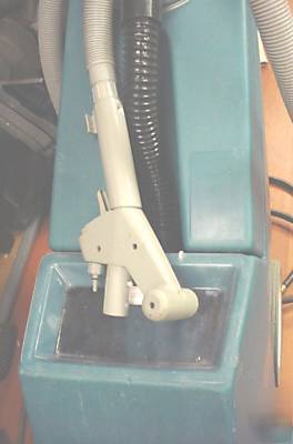 Tennant 1220 self contained carpet cleaner & extractor