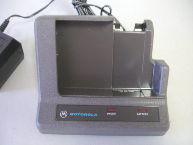 New motorola PMR2000 radio pager charger NRN7558A 