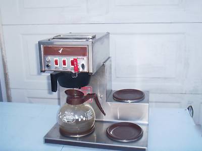 Bloomfield 8572 commercial coffee maker 3 warmer auto