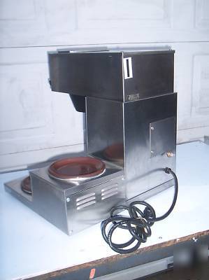 Bloomfield 8572 commercial coffee maker 3 warmer auto