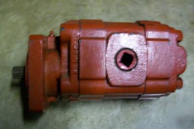 Hydraulic pump case / cat / dozer / backhoe