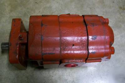 Hydraulic pump case / cat / dozer / backhoe