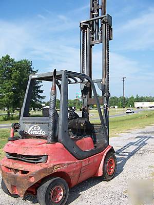 Linde 5,000 lb solid pneumatic yard lift 1995