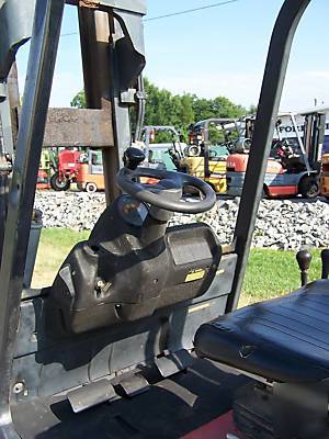 Linde 5,000 lb solid pneumatic yard lift 1995