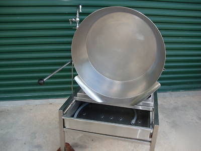 Cleveland 15 gallon braising tilt skillet electric