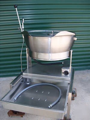 Cleveland 15 gallon braising tilt skillet electric