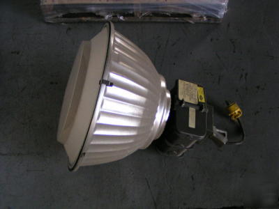 Lathonia 250W metal halide low bay fixtures 19 pc lot