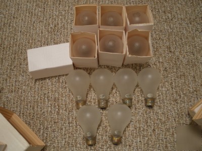 12 safety coated 40 watt shatterproof light bulbs A19