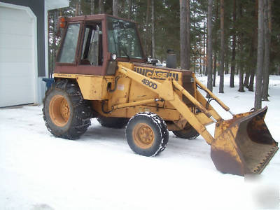Case 480D loader with hydraulic hitch & box blade