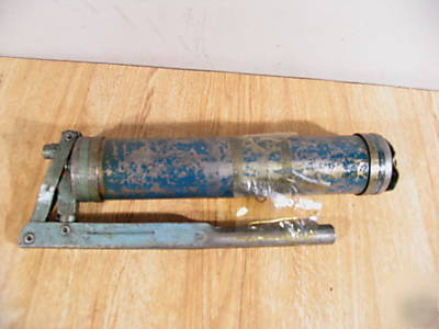 Used grease gun ( $ 1 0 s h i p ) (g)