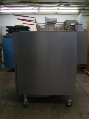 Vulcan fryer , 2ER50DF-1 solid state controls 0400