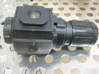 New norgren regulator R73G-3AK-rmg with guage (8 ) 