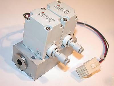 6 smc 2 solenoid 24V stack up bank assembly VQ21M1-5G