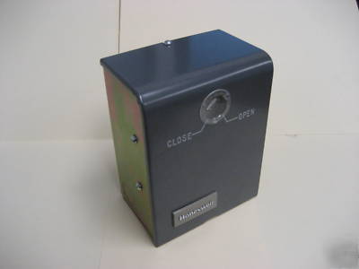 Honeywell M835A1051 foot mounted actuator