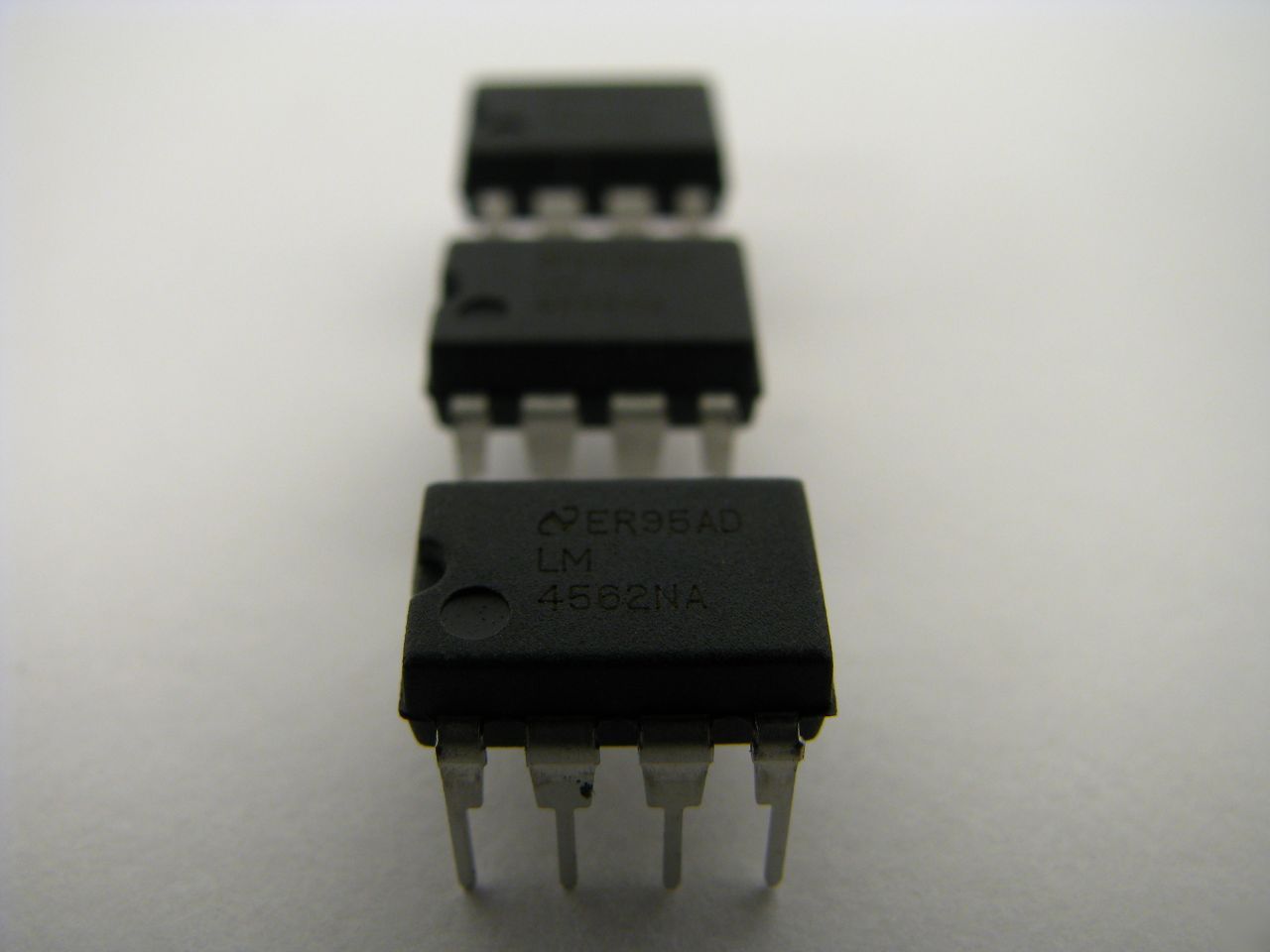 LM4562NA dual hifi audio opamp authentic; LM4562 dip 8
