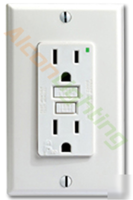 Leviton smartlockpro 15A-125V receptacle, 20A-125V feed