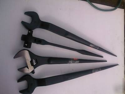 4 pc spud wrenches 1 1/8