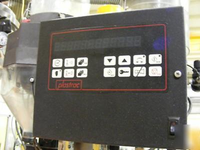 Plastrac auto disc flood fed plastic blending system