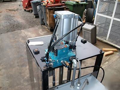 Trinetics heat staking welder-unit s great 