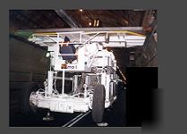 Tunnel ceiling panel placers, lifting platforms 