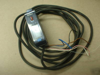 Used keyence fs-V1 fiber optic sensor amplifier box#28