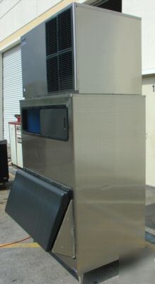 Hoshizaki ice machine with bin