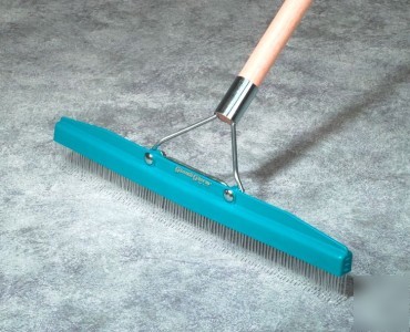 Grandi groom carpet rake 18