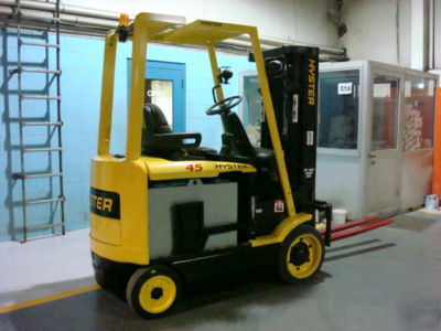 2004 hyster lift truck E45Z 4,500 lb electric forklift 