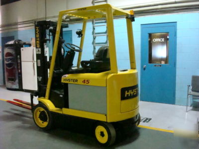 2004 hyster lift truck E45Z 4,500 lb electric forklift 