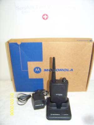 Motorola radius SP21 2 watt two way radio uhf business 