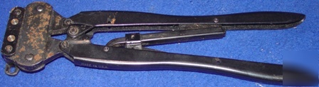 Amp twin bnc connector crimp tool 69667