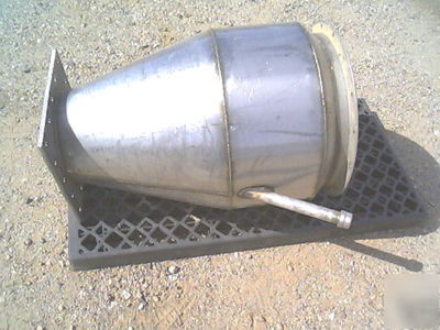 Stainless surge tank