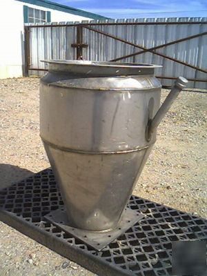 Stainless surge tank