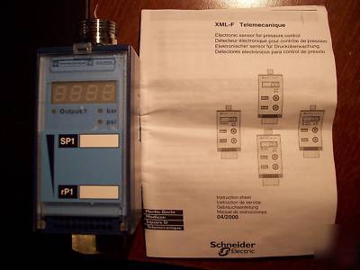 Telemecanique electronic pressure switch xml-F010E2046