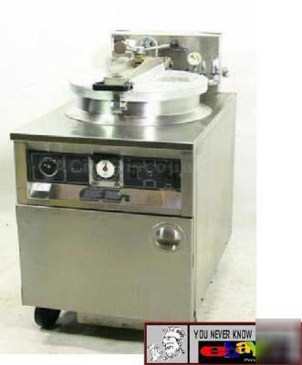 Commercial bki 75 lb electric pressure deep fryer