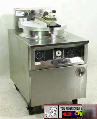 Commercial bki 75 lb electric pressure deep fryer